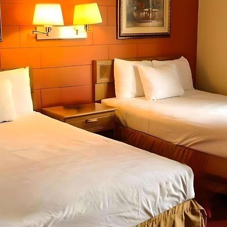Rodeway Inn Manchester Екстериор снимка