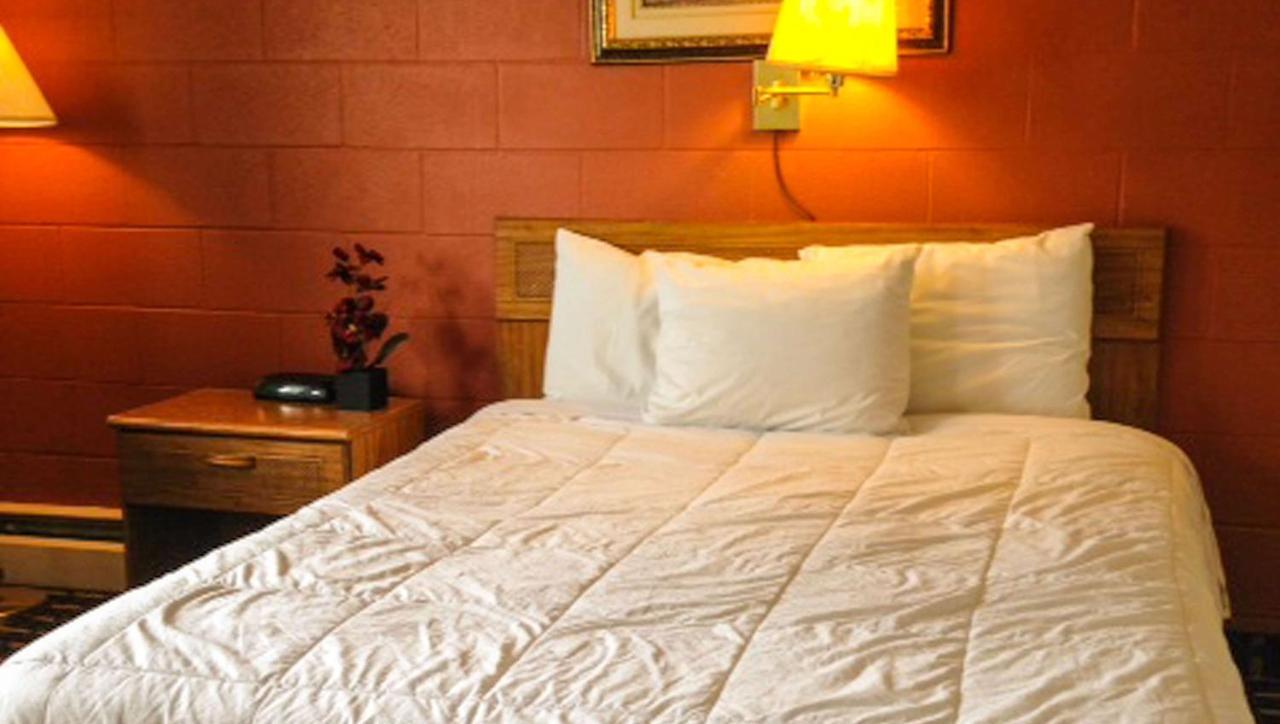 Rodeway Inn Manchester Екстериор снимка