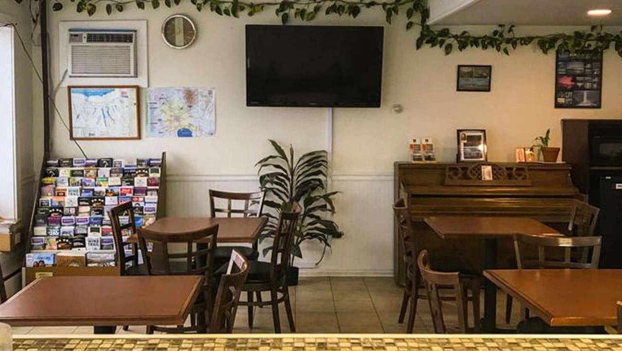 Rodeway Inn Manchester Екстериор снимка