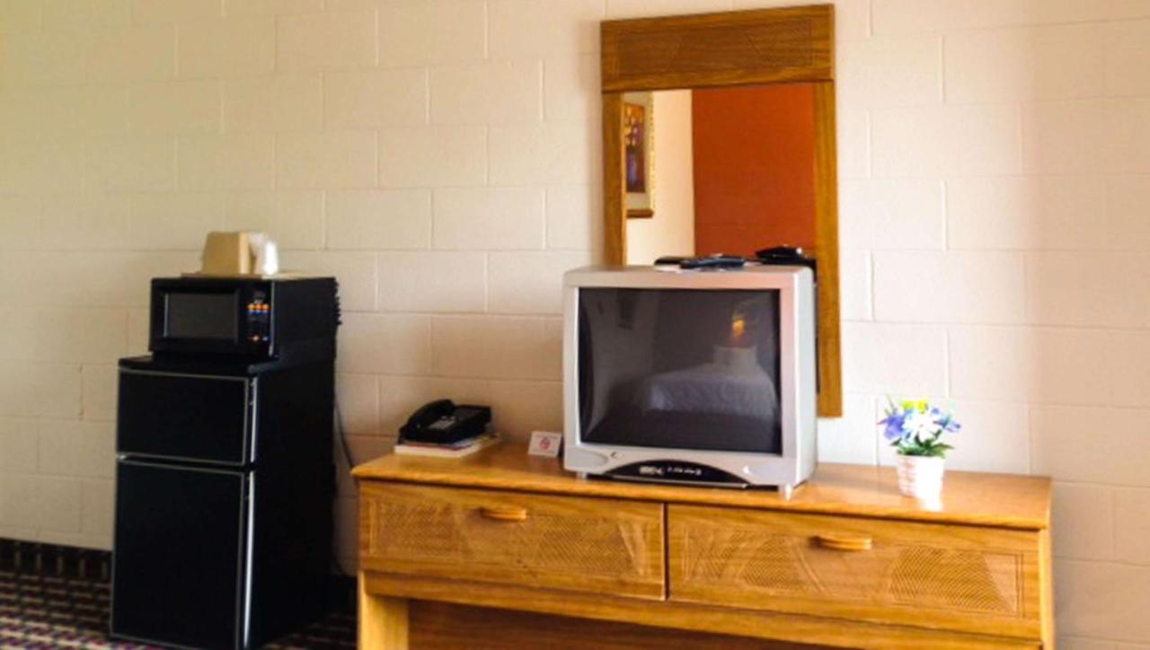 Rodeway Inn Manchester Екстериор снимка