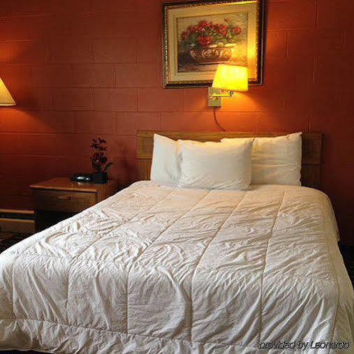 Rodeway Inn Manchester Екстериор снимка