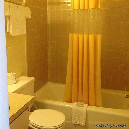 Rodeway Inn Manchester Екстериор снимка